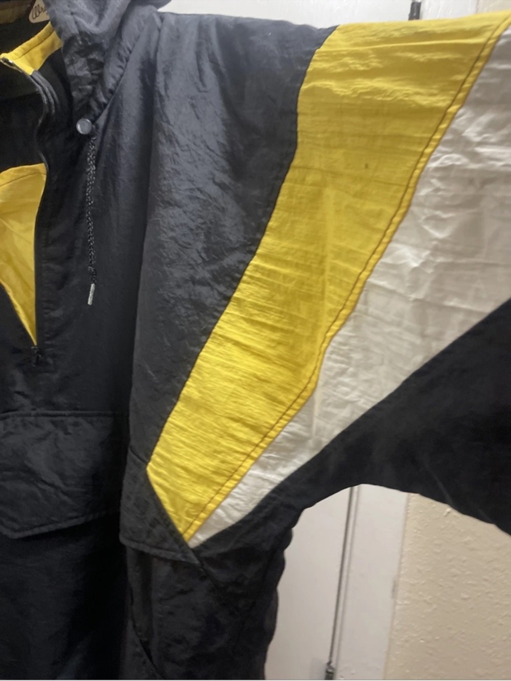 Vtg 80s parachute Men's Black & Yellow Pullover Windbreaker Hoodie